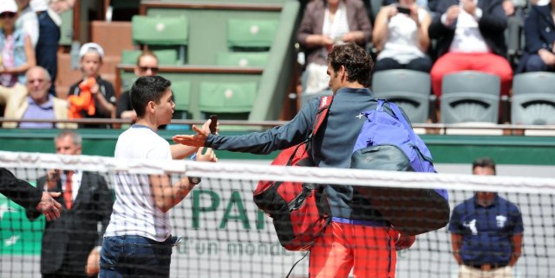 Federer fait de la résistance...aux selfies!
