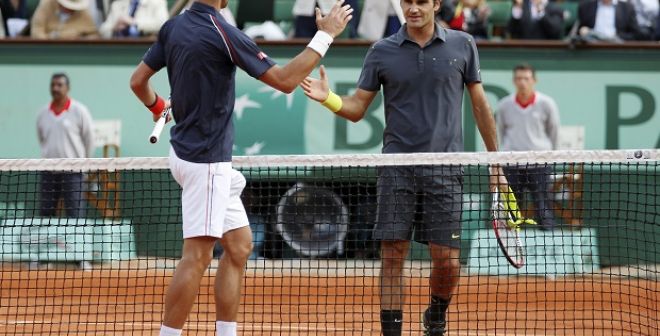 Pour devenir le plus grand joueur de l'histoire du tennis, il reste encore à Djokovic de...