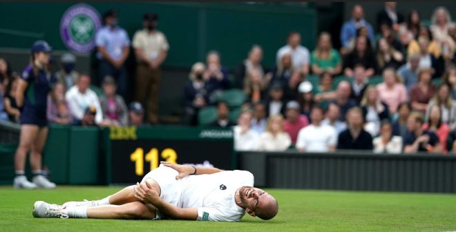 Wimbledon is « extremely slippy »