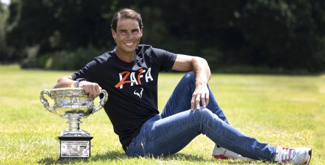 Rafa Nadal with Australian Open trophy
